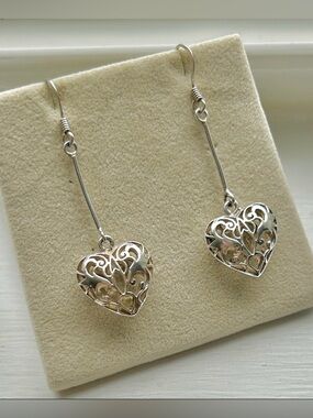 Vtg Sterling Silver Filigree Open Heart Dainty Dangle Earrings